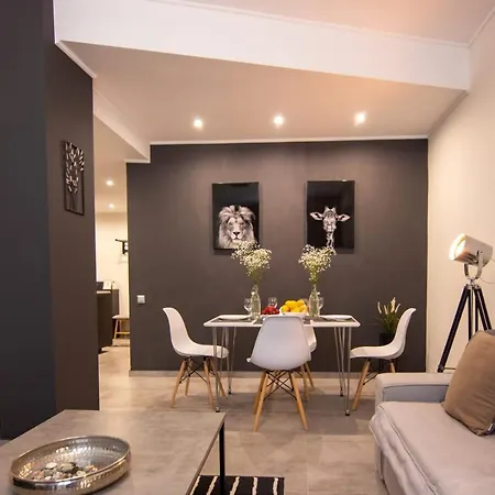 15 Minutes From Acropolis Apartment *